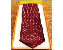 Art. 690 Cravatta Fantasia sfondo rosso